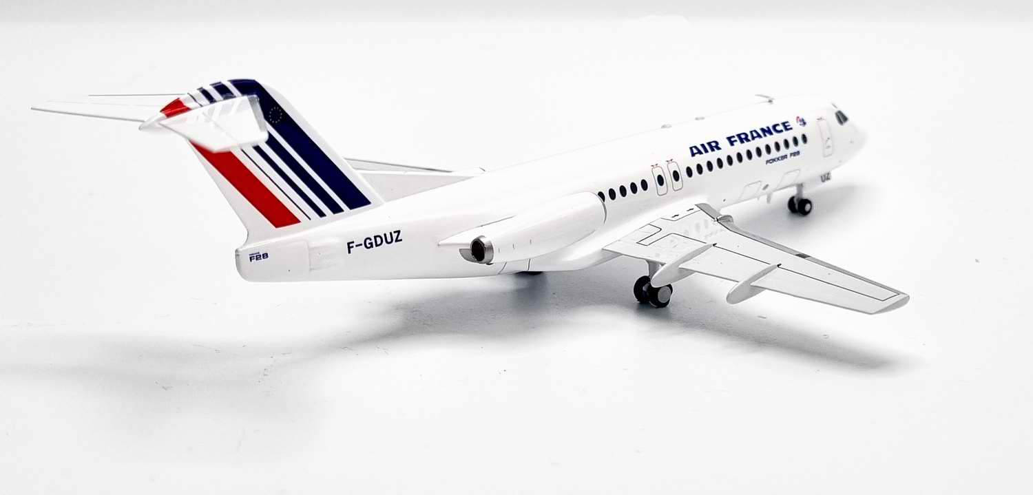 Maquette avion Fokker F28-4000 Fellowship en Métal F-GDUZ AIR FRANCE 1/200