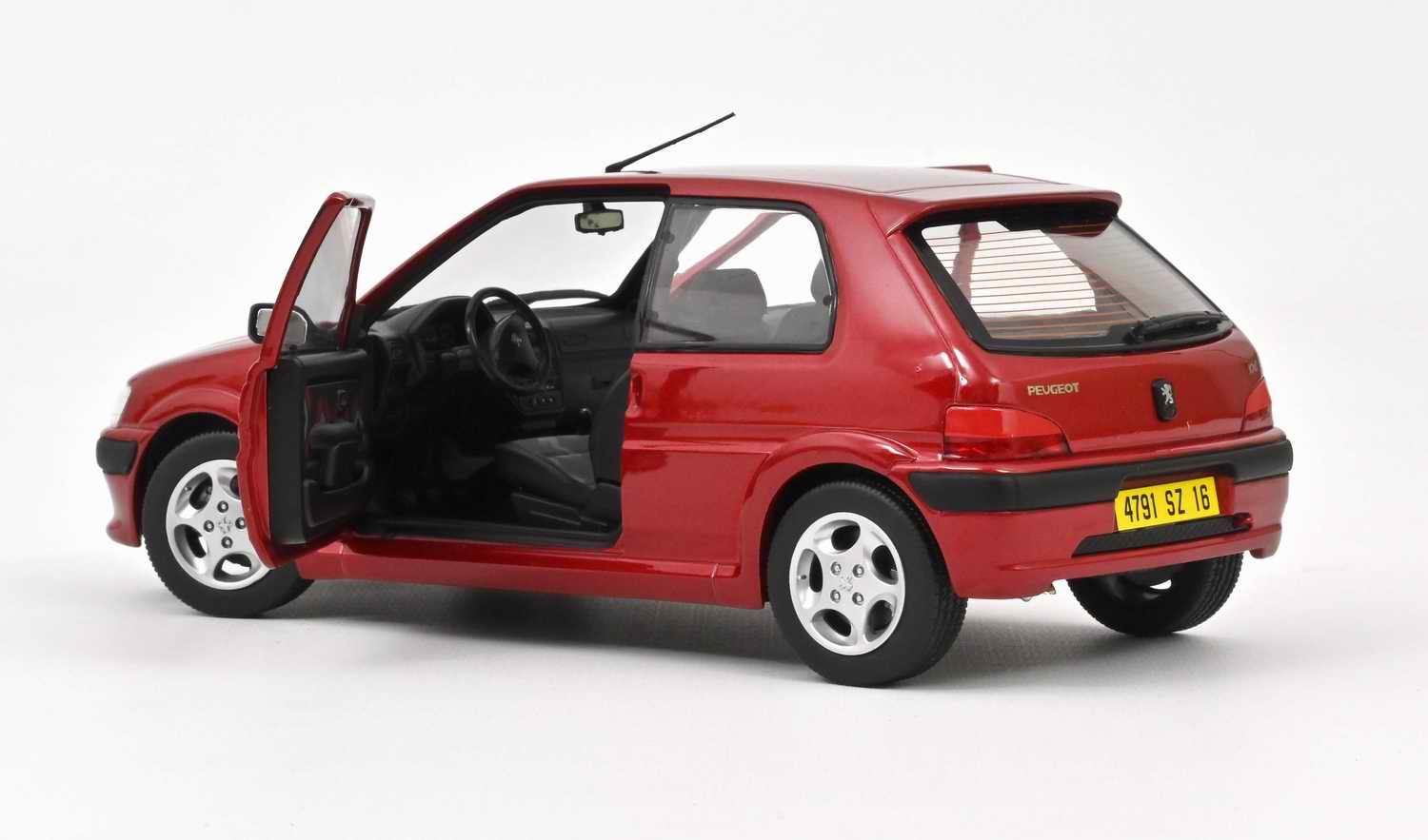 Voiture miniature PEUGEOT 106 S16 1998 Rouge Lucifer Norev 1/18