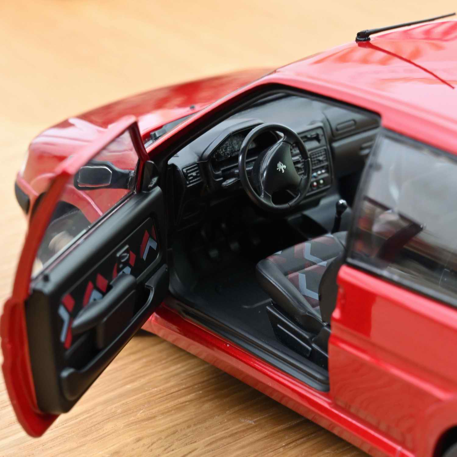 Voiture miniature PEUGEOT 106 16S 1998 Rouge Lucifer Norev 1/18