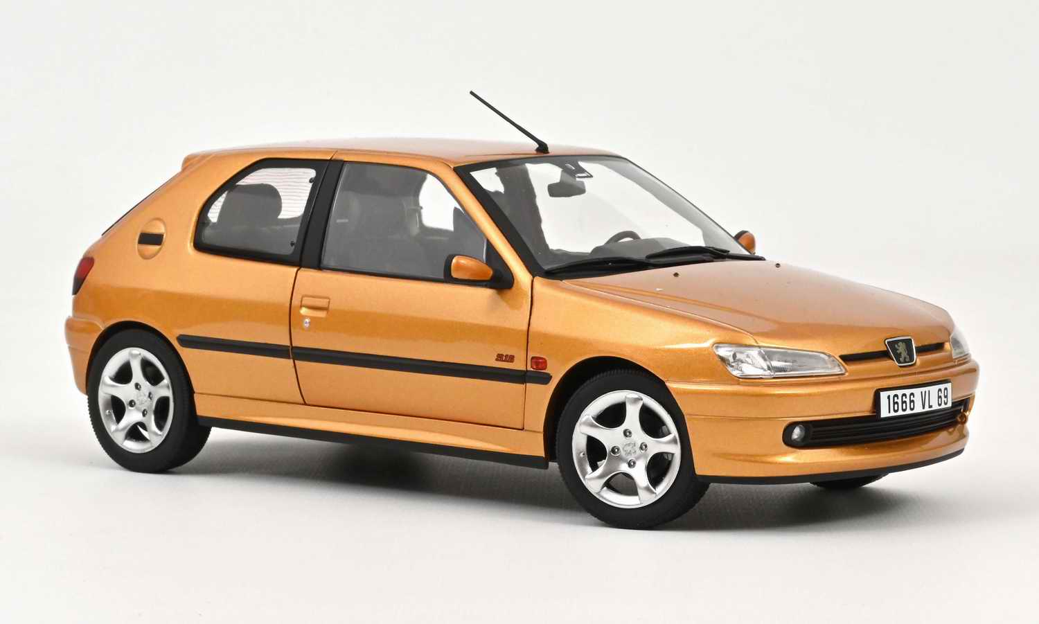 Voiture miniature PEUGEOT 306 16S 1997 Jaune Vermeer Norev 1/18