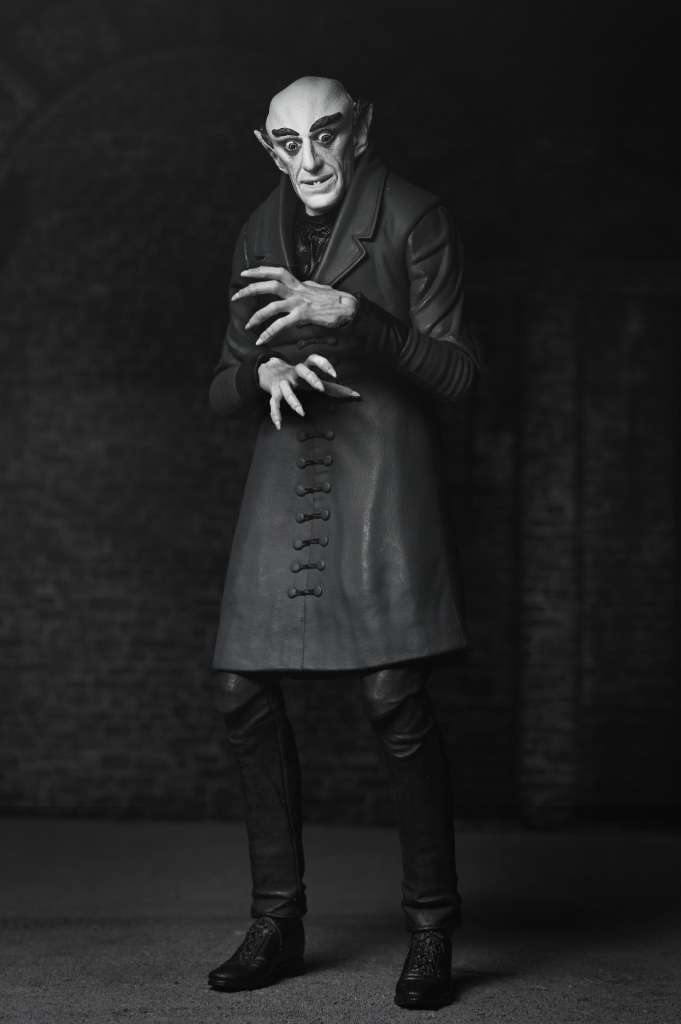 Nosferatu comte Orlok Dracula figurine collector avec cape en tissu