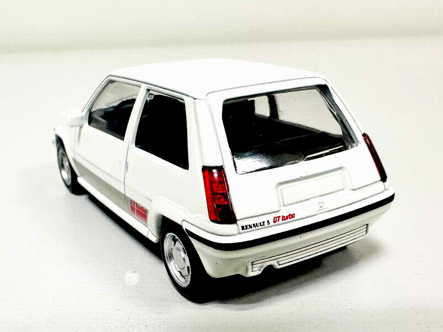 Miniature petite voiture RENAULT Supercinq GT Turbo 1989 1/18 Norev
