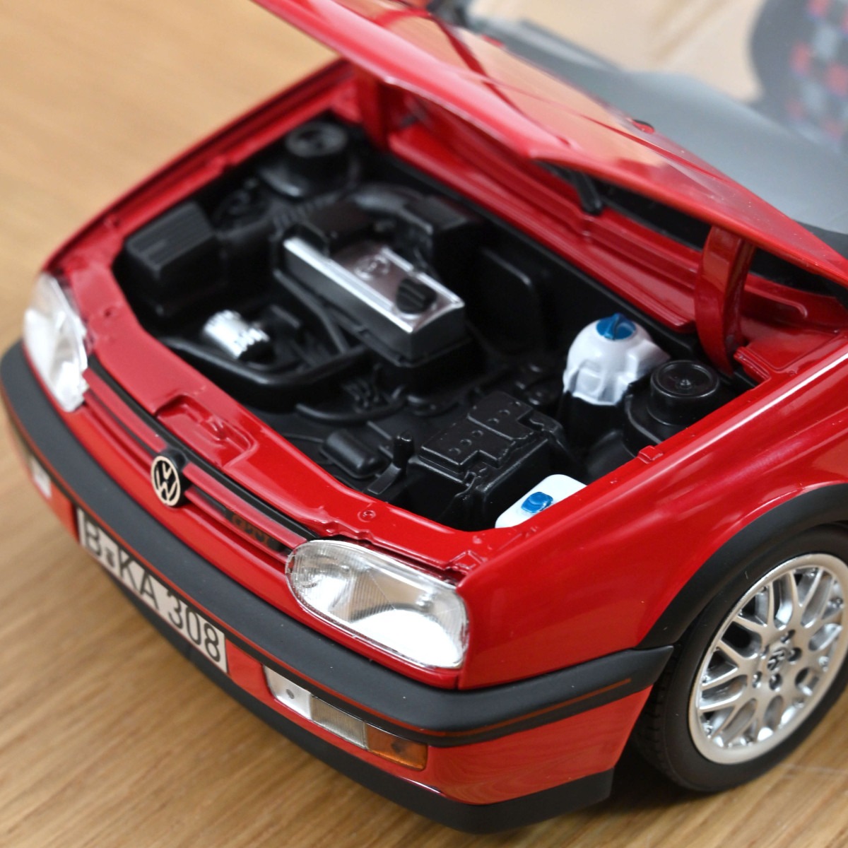Voiture miniature de collection VOLKSWAGEN Golf GTI 1996 Rouge Flash NOREV 1/18