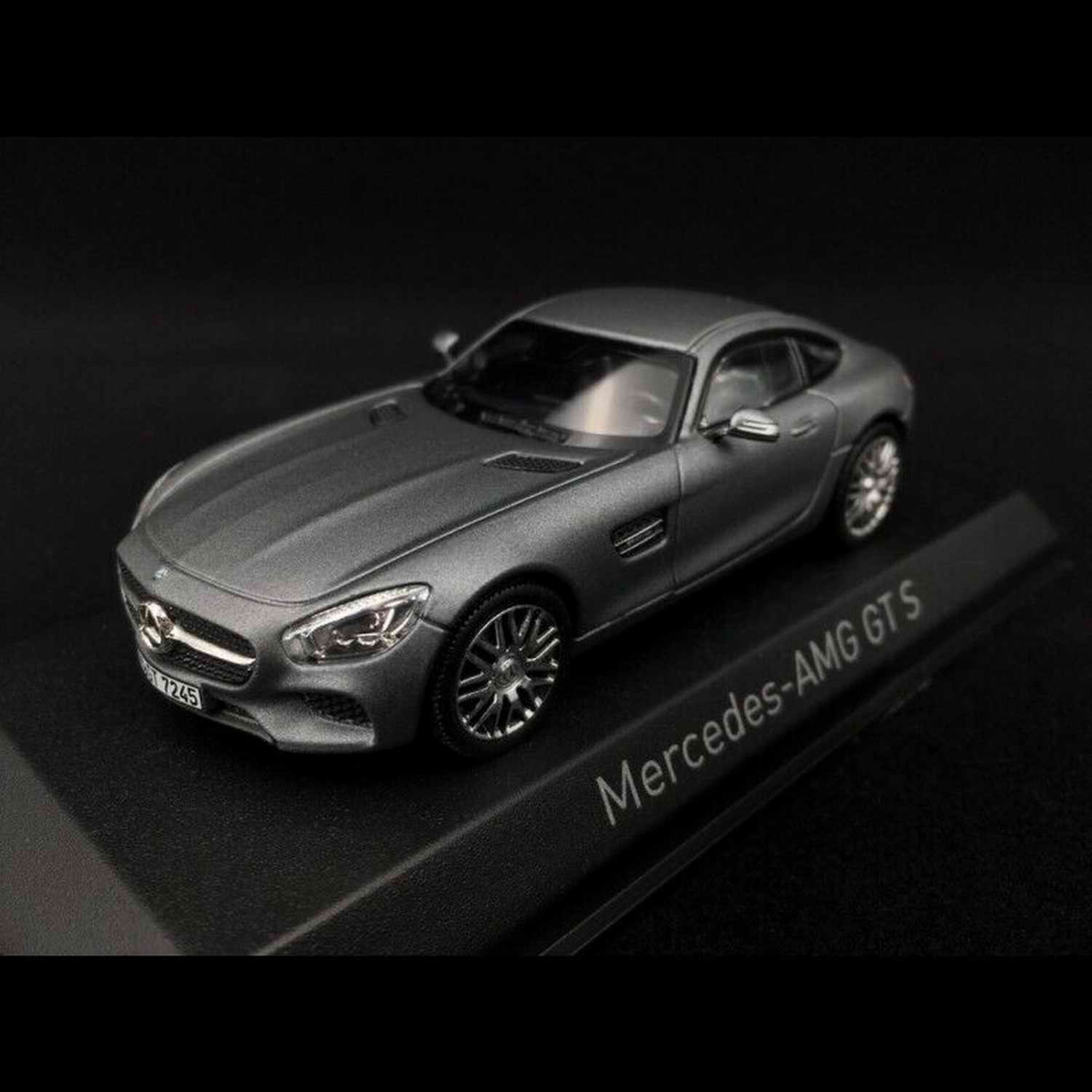 Voiture miniature MERCEDES AMG GT-S 1/43 2019 Gris Mat NOREV