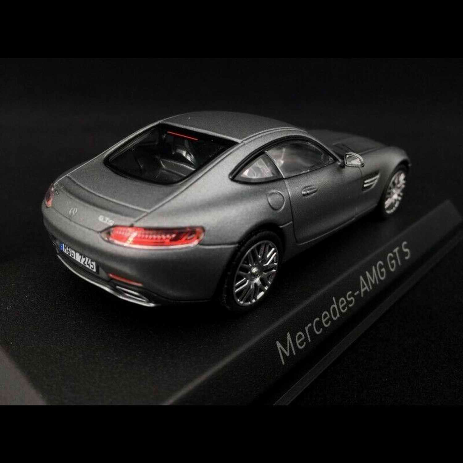 Voiture miniature MERCEDES AMG GTS 1/43 2019 Gris Mat NOREV
