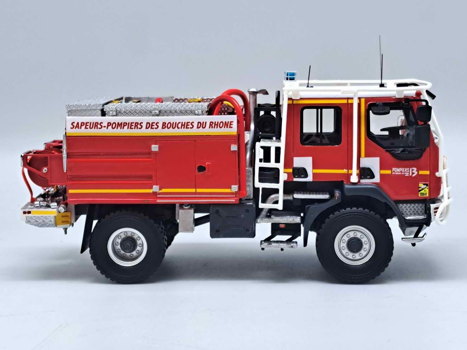 Miniature Camion de Sapeurs Pompiers RENAULTD14 CCFM 4000 Gimaex SDI13 Bouches du Rhône 1/43 Alerte