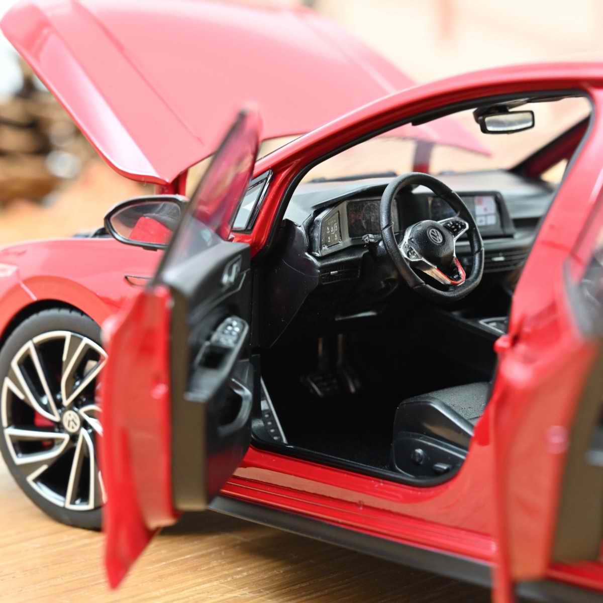 Voiture miniature de collection VOLKSWAGEN Golf GTI 2020 Rouge Tornado NOREV 1/18
