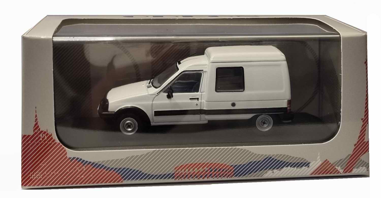CITROeN C15D diesel 1984 Blanche Voiture de Collection 1/43