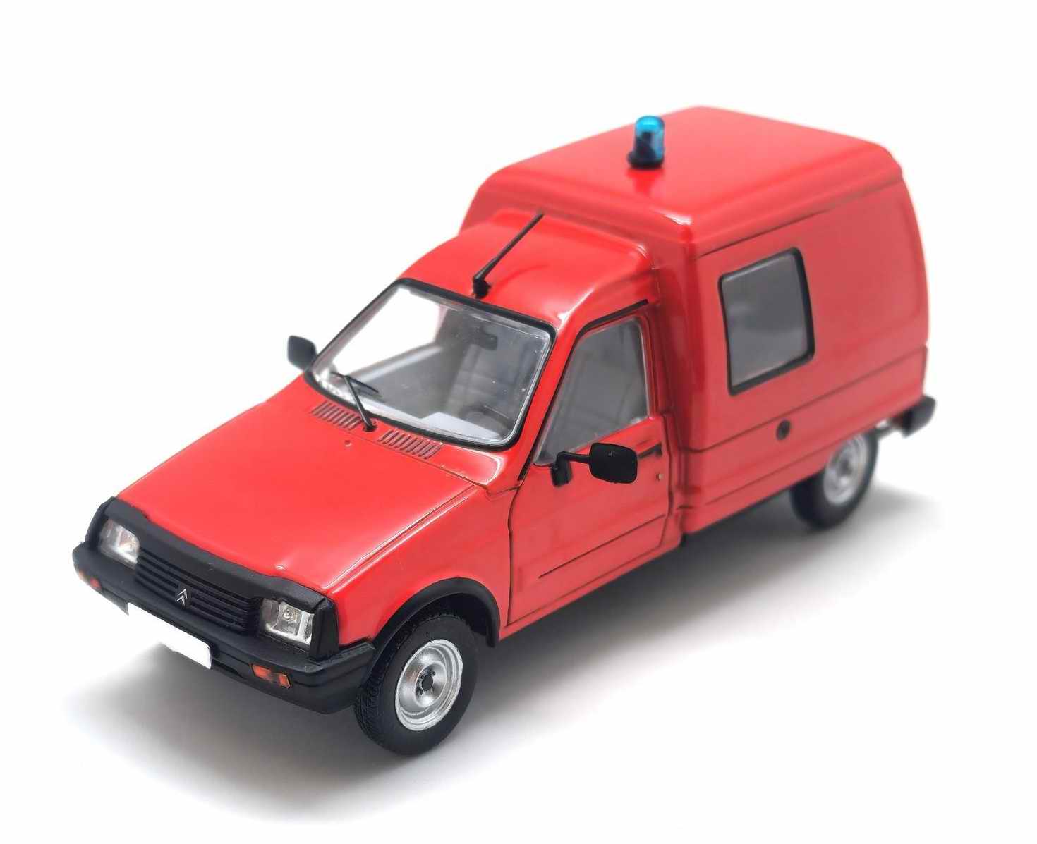 CITROeN C15 D diesel 1984 Pompiers Voiture de Collection 1/43