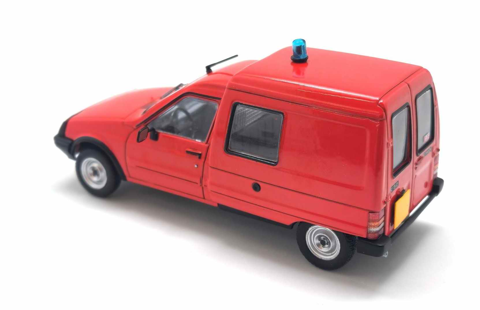 CITROeN C15 D diesel 1984 Pompiers Voiture de Collection 1/43