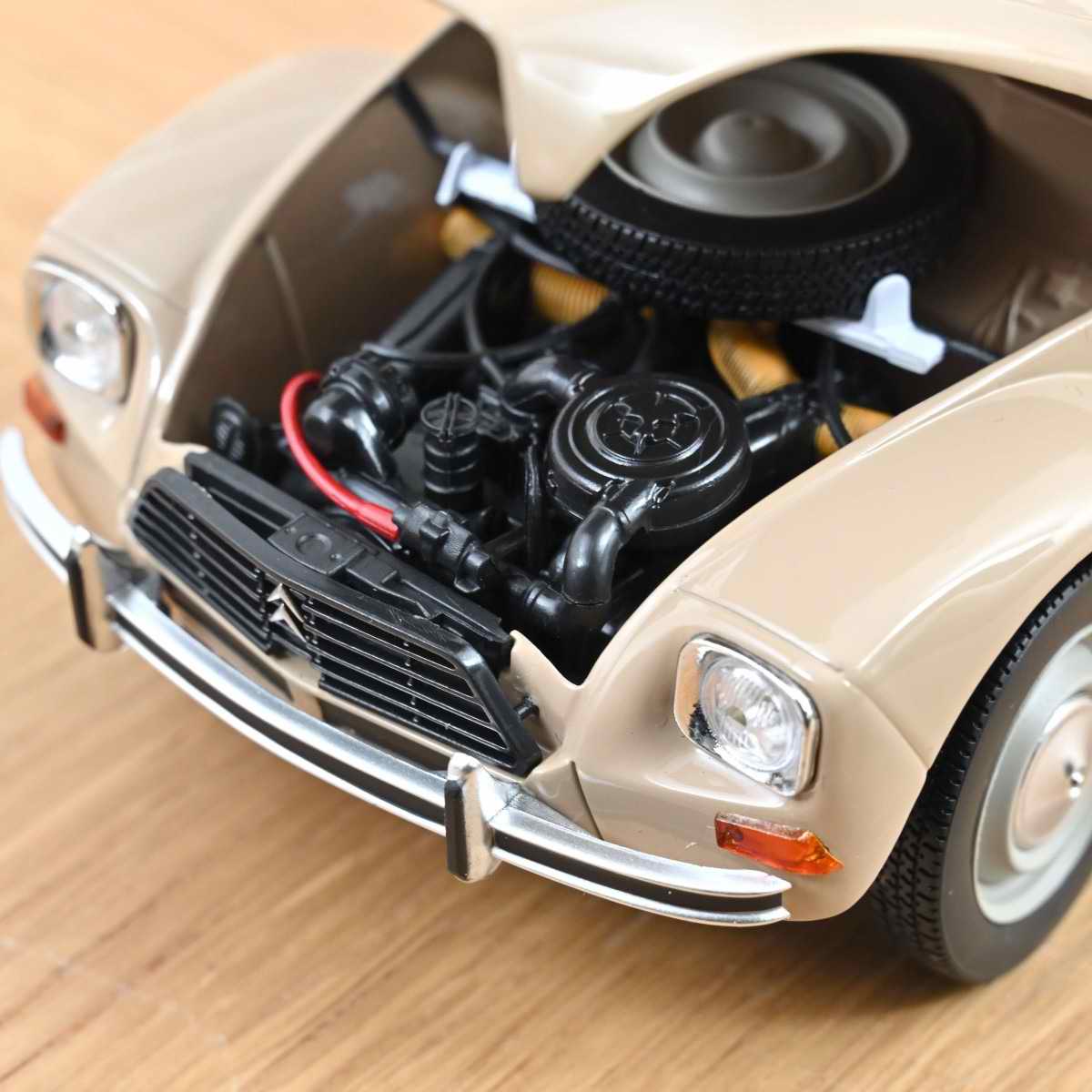 Miniature petite voiture CITROENDiane 6 1/18 NOREV