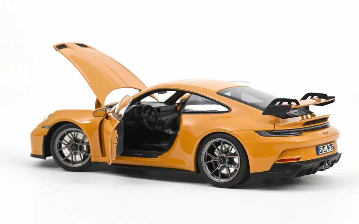 Voiture de collection Porsche911 GT3 NOREV 1/18