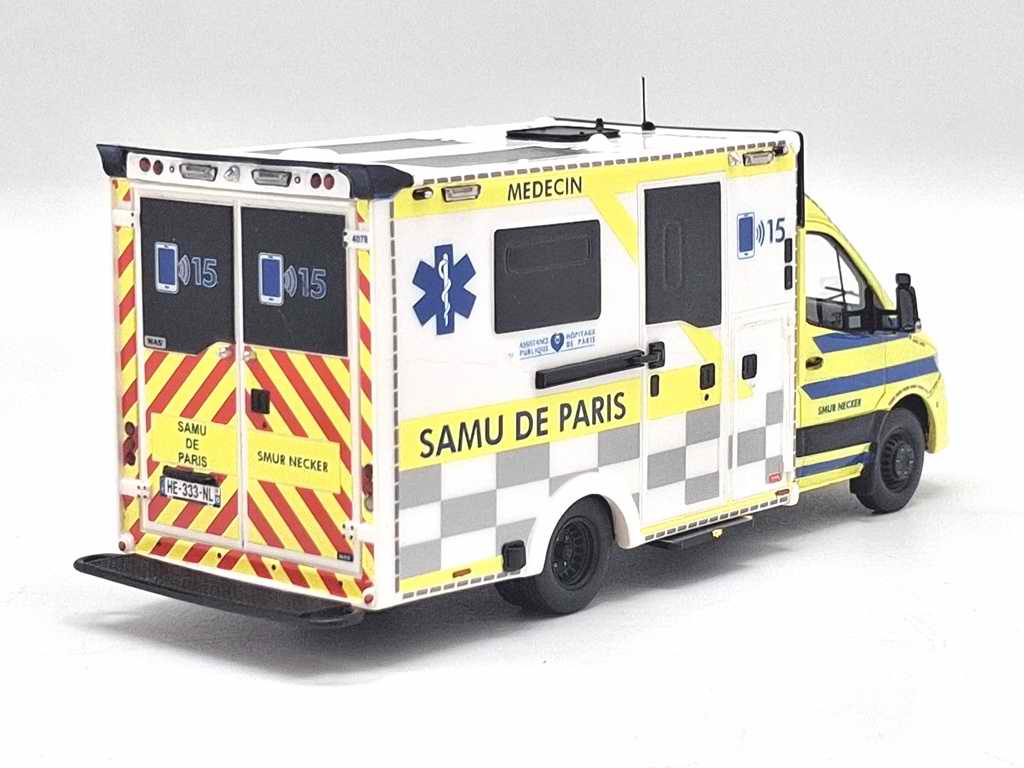Miniature Ambulance de réanimation MERCEDES Sprinter WAS AR SAMU75 Hôpital Necker 1/43
