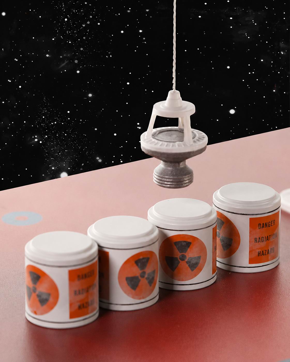 Maquette Vaisseau spatial Eagle Treuil Transporteur Déchets Nucléaires Cosmos 1999