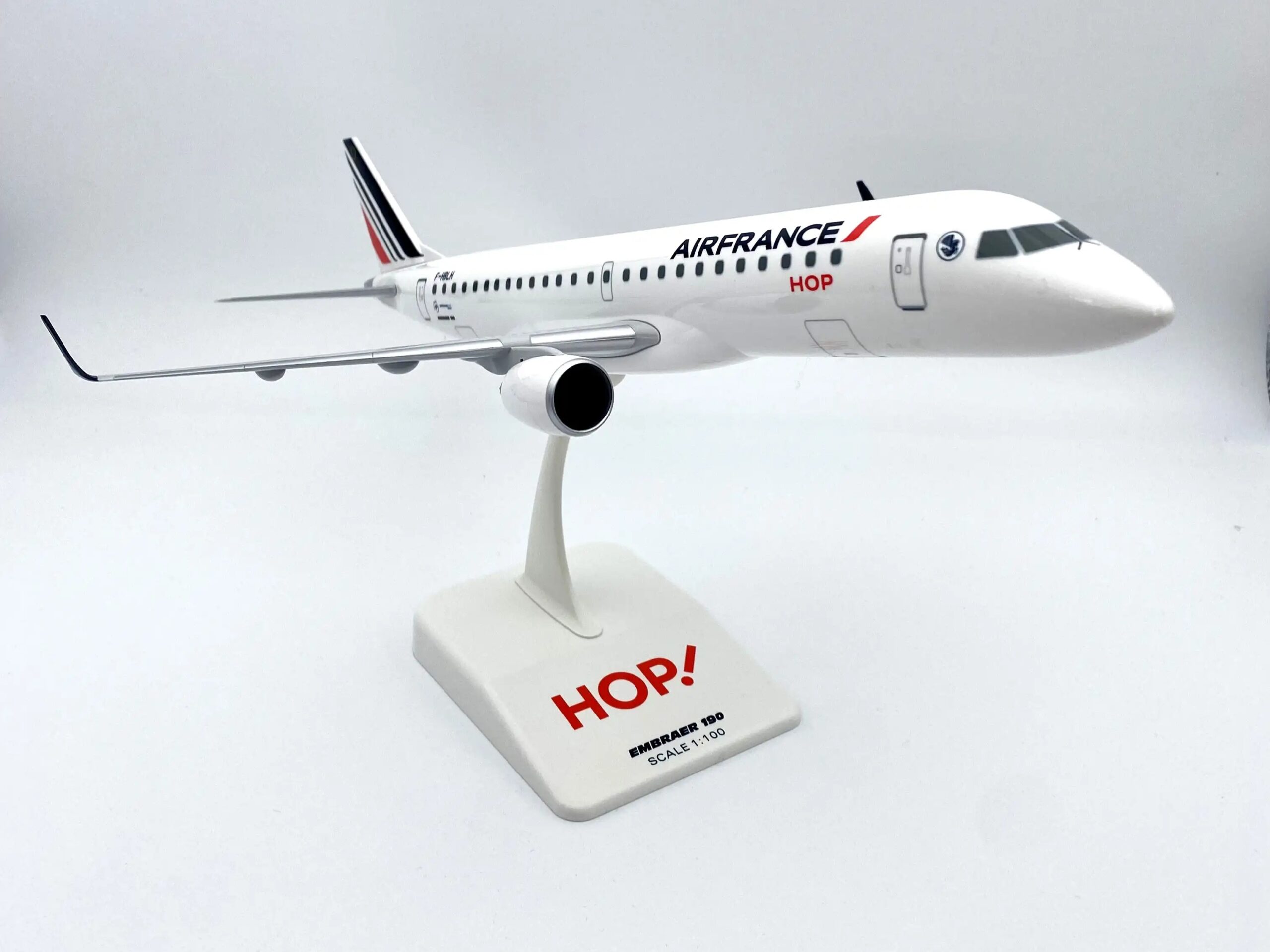 Maquette avion HOP ! For AIR FRANCE EMBRAER 190 au 1/100 F-HBLH