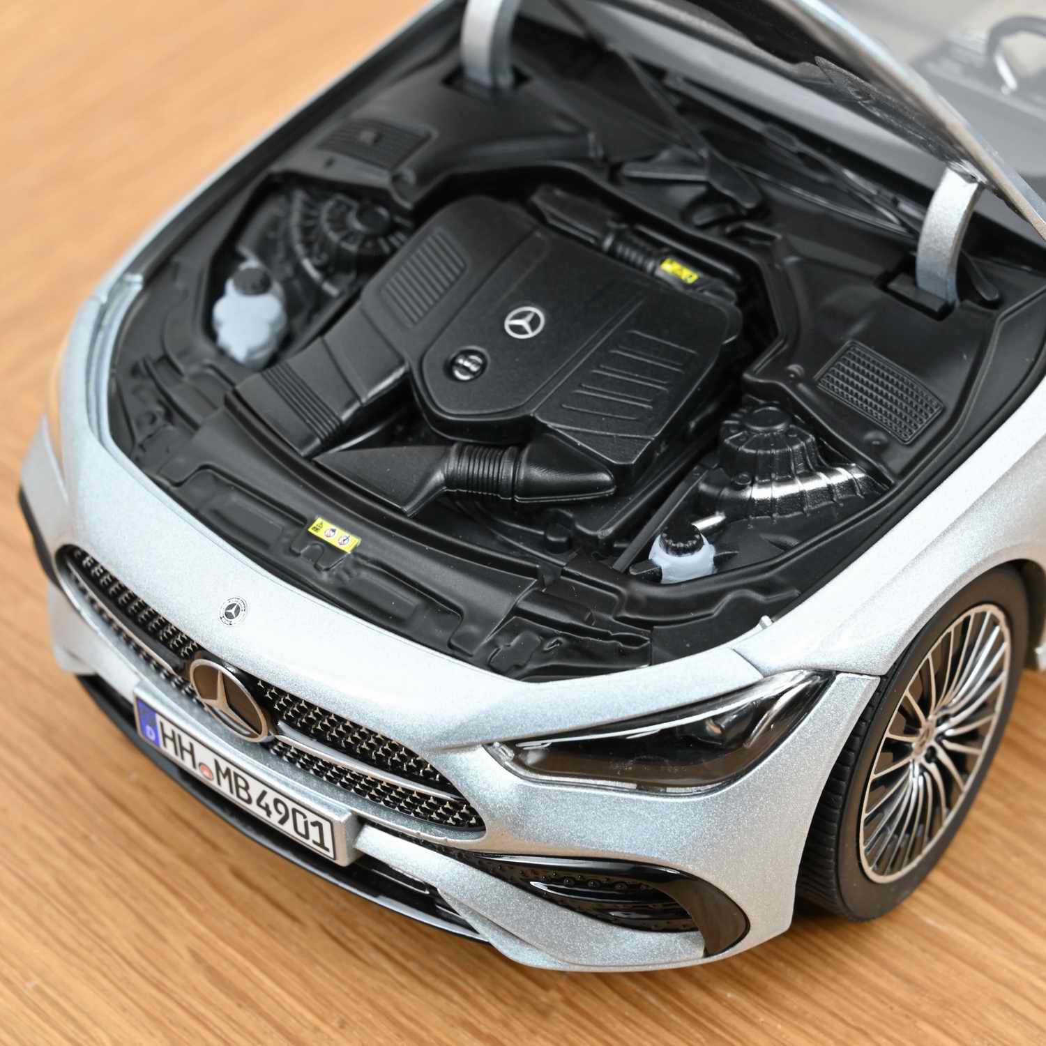 Voiture miniature MERCEDES CLE Coupé 2024 Argent High-Tech 1/18 NOREV
