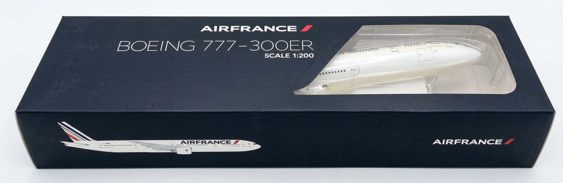 Maquette avion de ligne BOEING 777-300ER AIR FRANCE F-GZNE 1/200