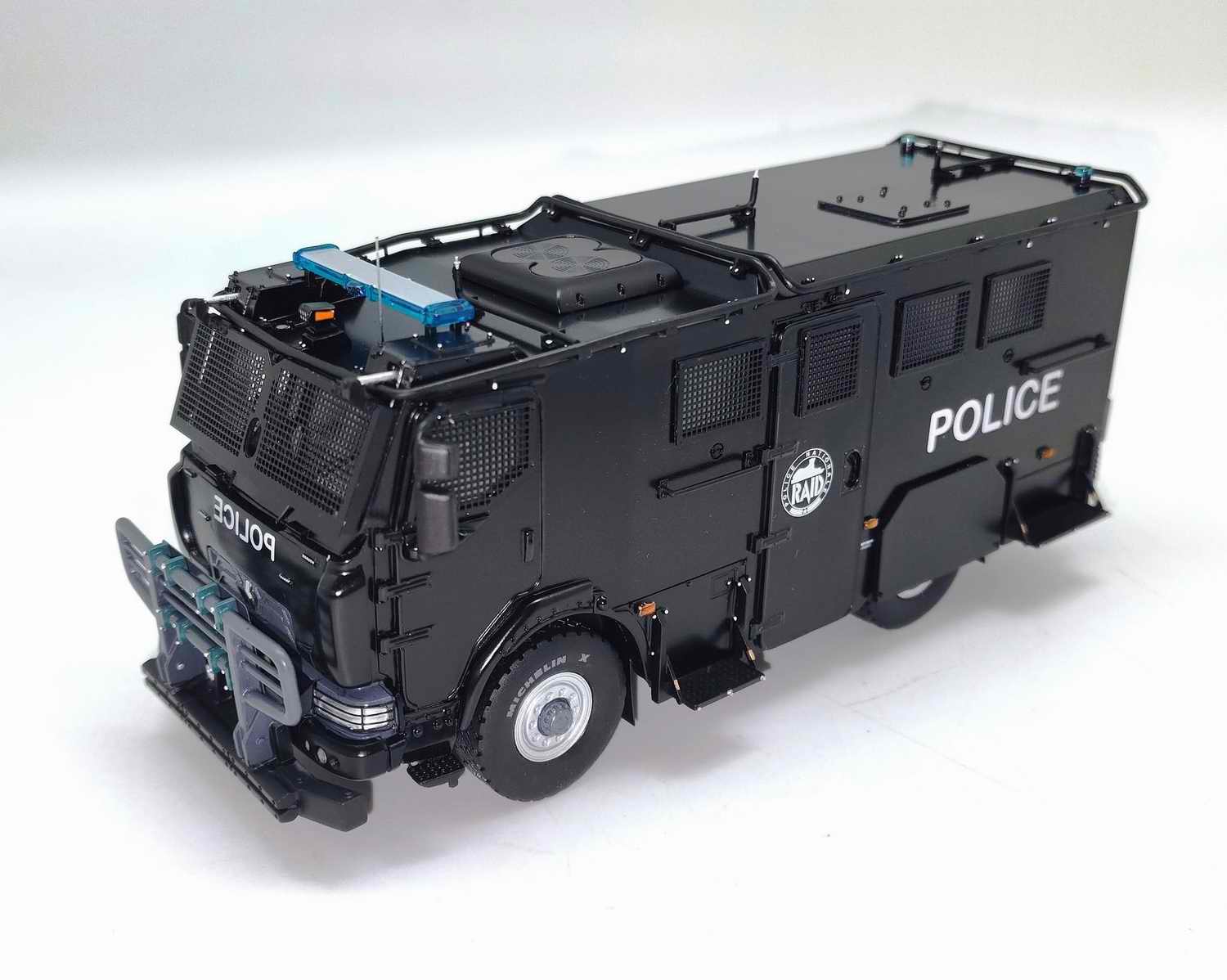 Miniature Camion RENAULTD14 CENTURION Police RAID Véhicule de Collection 1/43