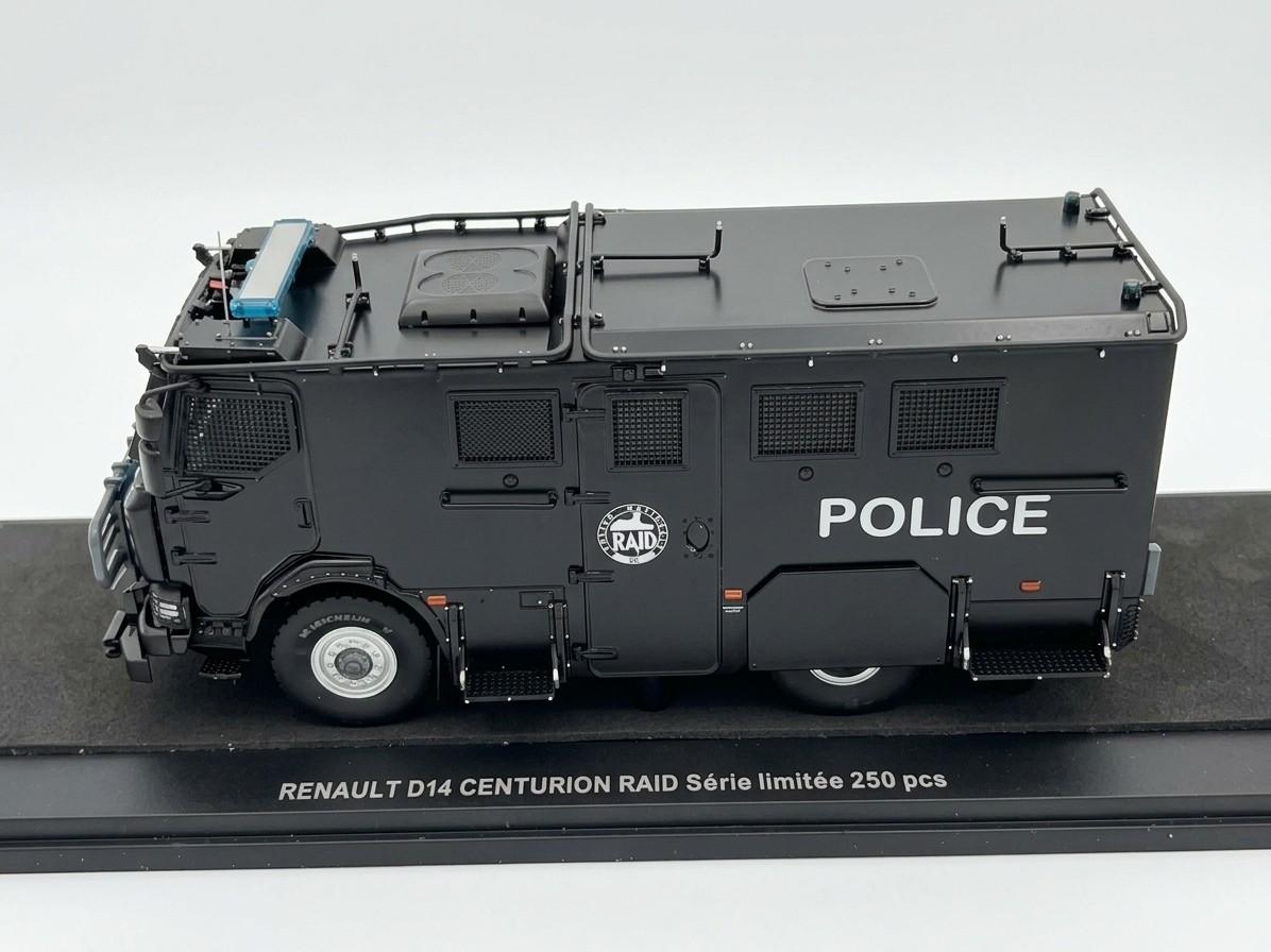 Miniature Camion RENAULT D14 Police RAID Véhicule de Collection 1/43